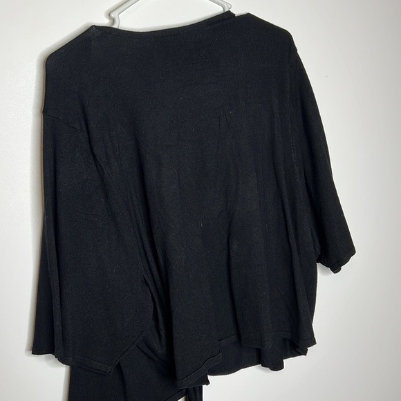 NWT Torrid Solid Black Wrap Short Elbow Wide Sleeve Top - Picture 6 of 8